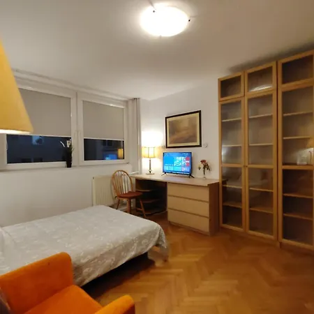 Center Hollidays Room's *