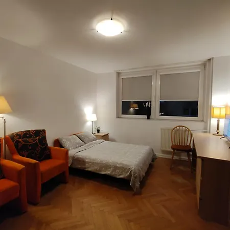 Center Hollidays Room's *